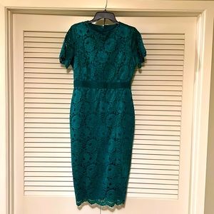 Stunning emerald green floral lace sheath dress